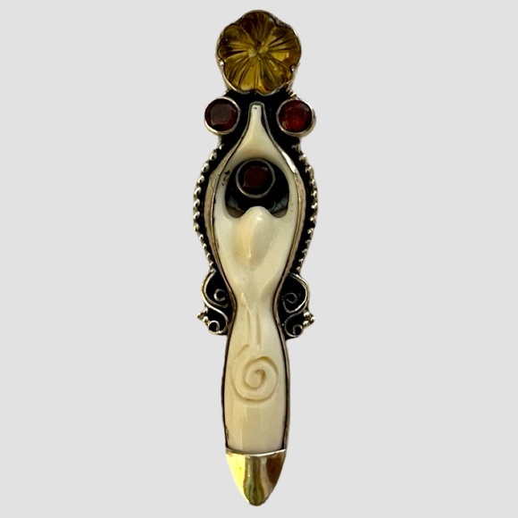 ‼️💥PRICE DROP ☄️Sterling 925 Goddess Pendant Rare Bone Garnets Citron crystals - Picture 5 of 10